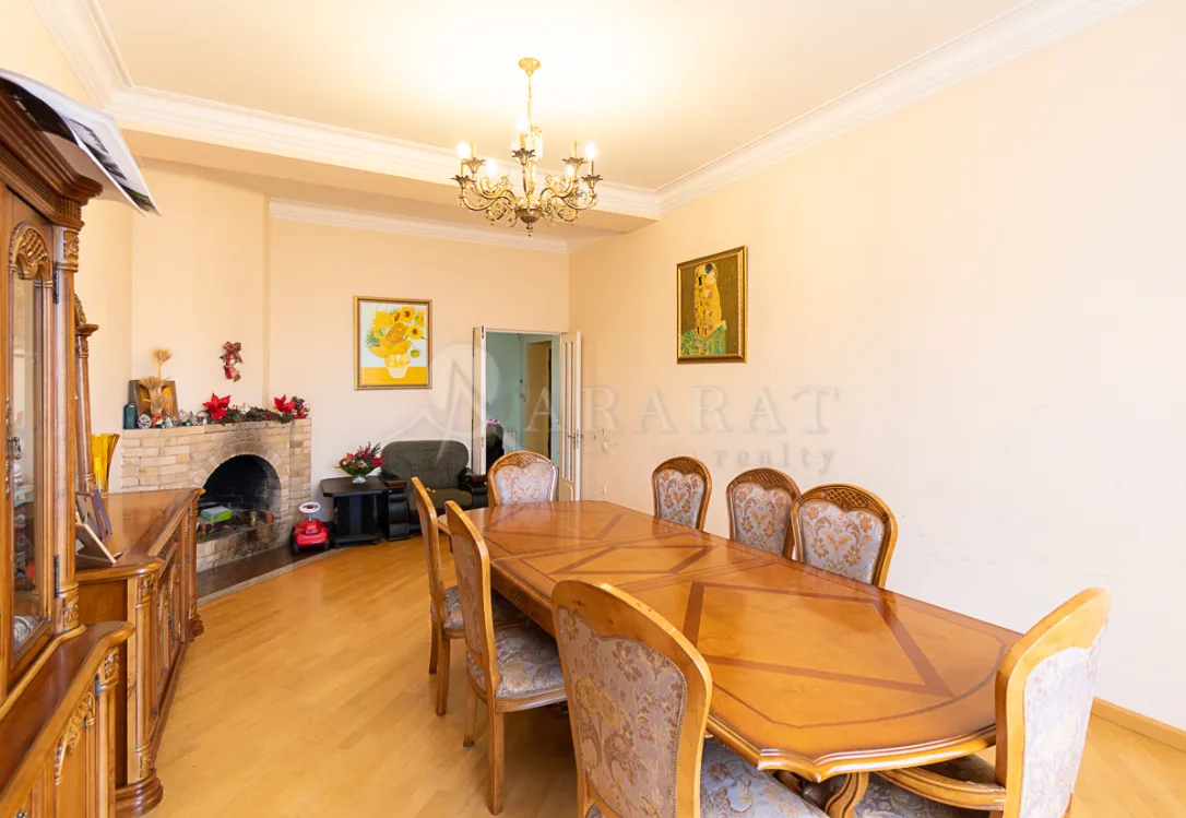 5 bedroom apartment for sale Zakyan St, Center Yerevan, 161876