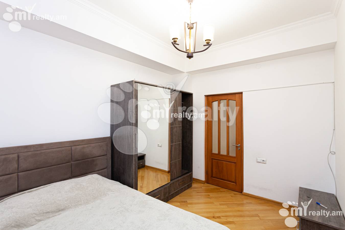 Снять 4 комнатную квартиру Аргишти ул, Центр Ереван, 135165
