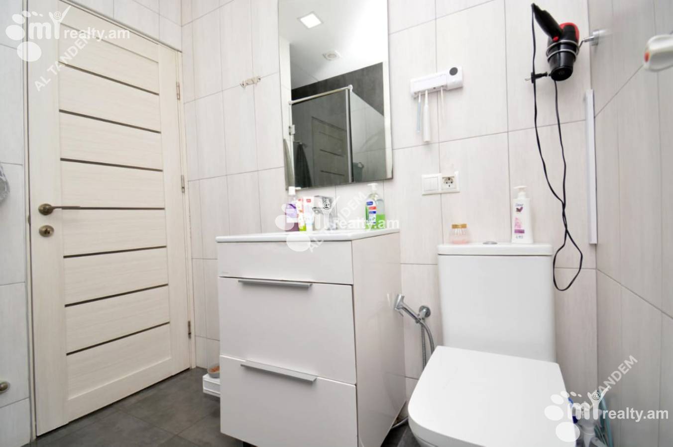 2 bedroom apartment for sale خیابان خانجیان, مرکز شهر ایروان, 159693