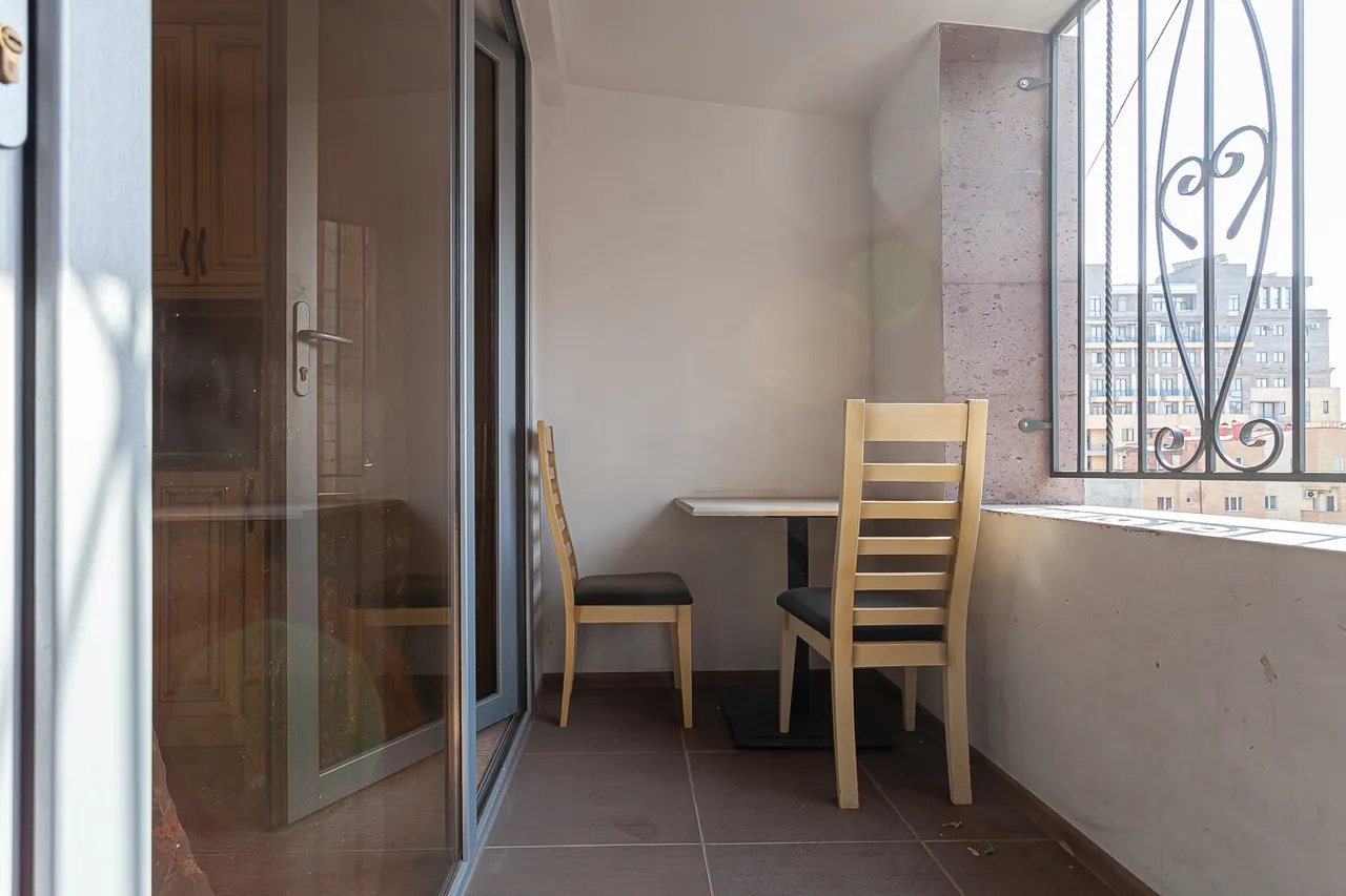 4 bedroom apartment for rent خیابان یِکمالیان, مرکز شهر ایروان, 159757