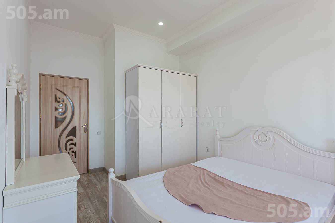 2 bedroom apartment for sale خیابان تِسی تِسِرناکابِرد, مرکز شهر ایروان, 152630