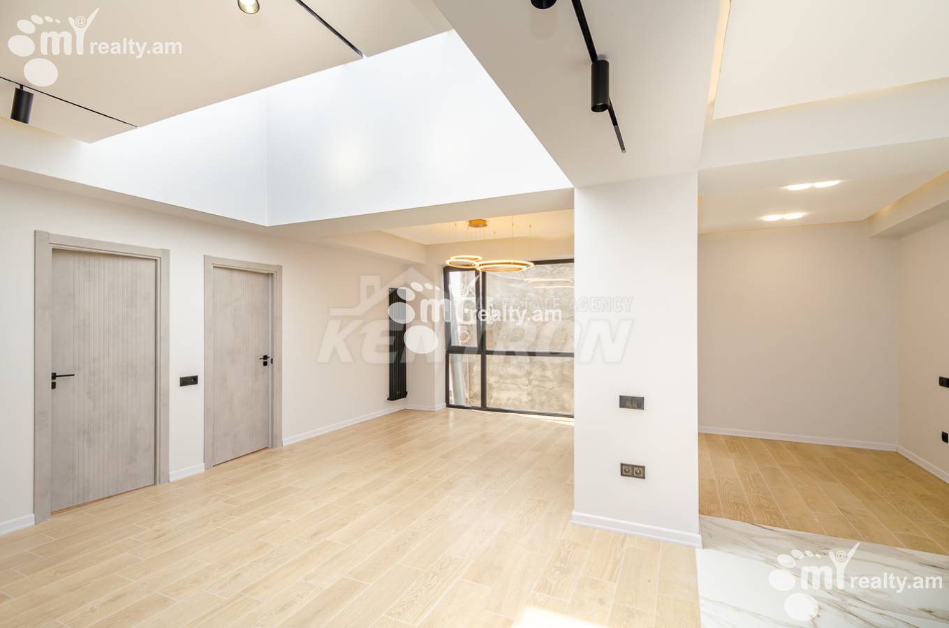 3 սենյականոց բնակարան  Սայաթ-Նովայի պող, Կենտրոն Երևան, 148909