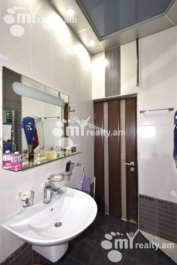 Снять 3 комнатную квартиру Туманян ул, Центр Ереван, 128055