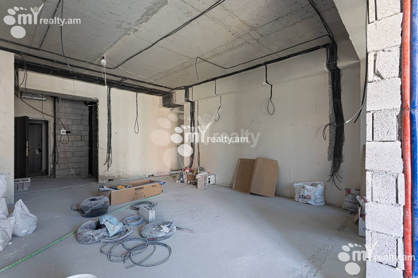 Купить 4 комнатную квартиру Ахбюр Сероб ул, Арабкир Ереван, 157136