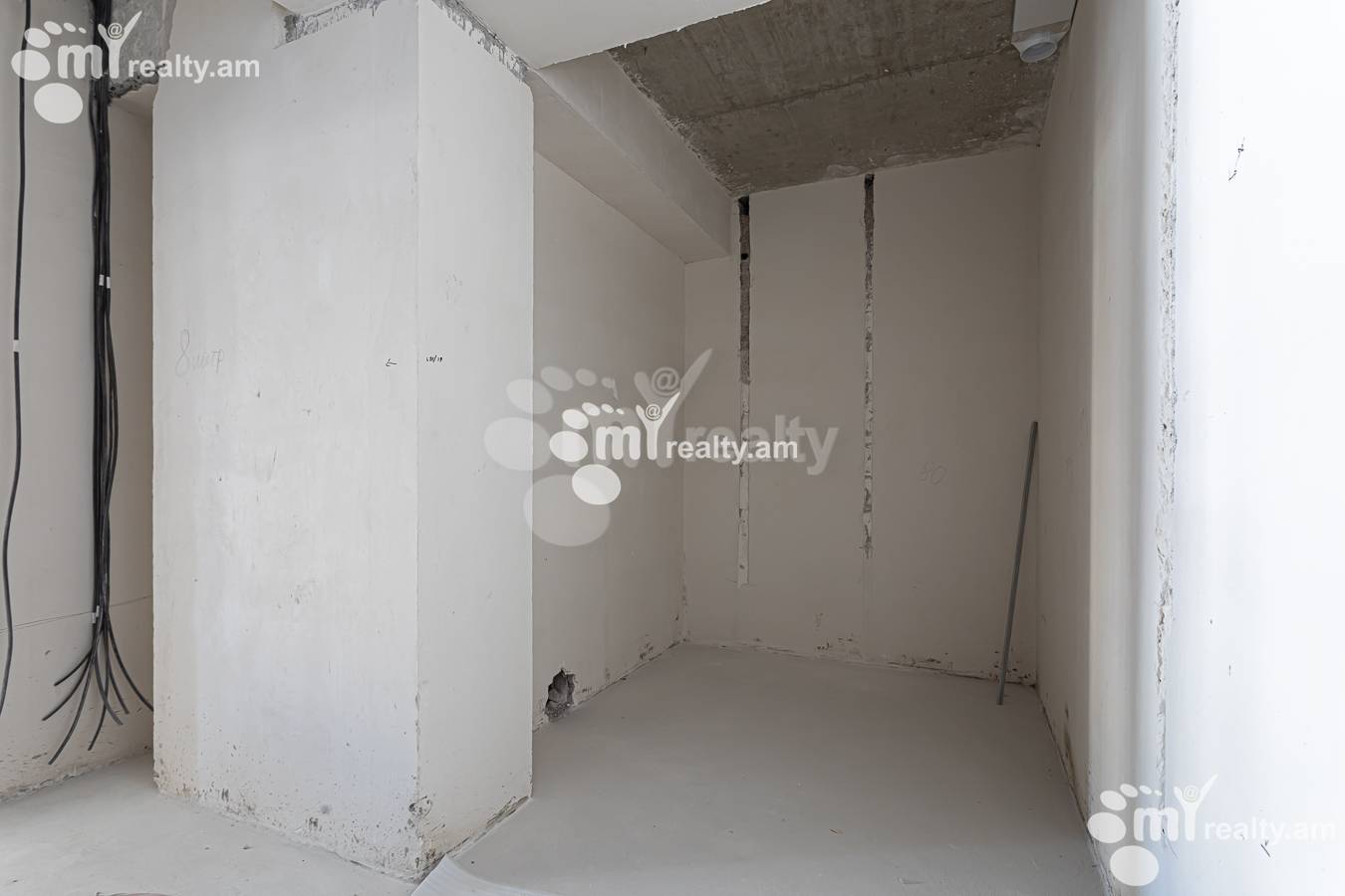 Купить 4 комнатную квартиру Ахбюр Сероб ул, Арабкир Ереван, 157136