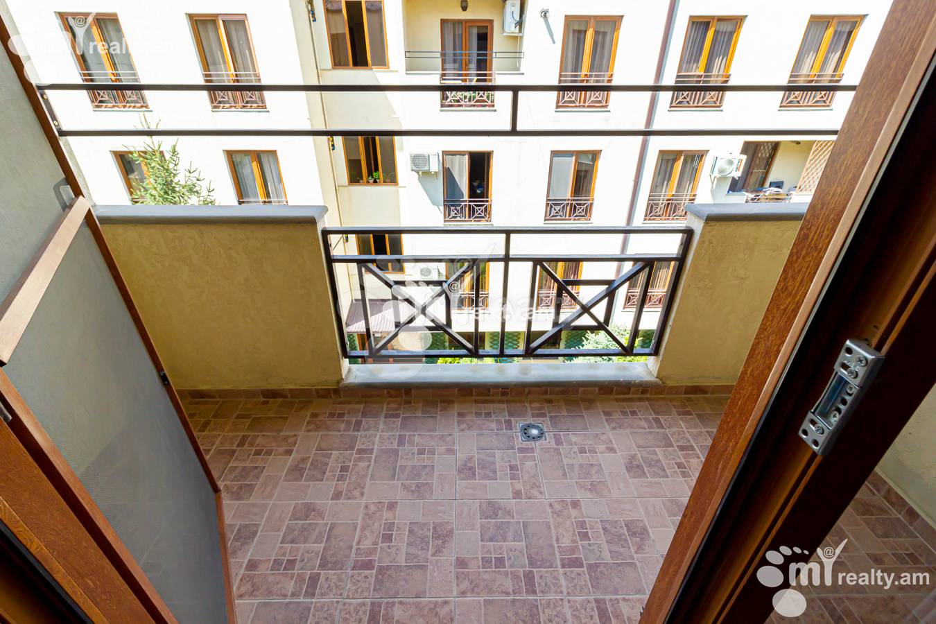 6 սենյականոց բնակարան  Ծարավ Աղբյուրի փող., Ավան Երևան, 152028