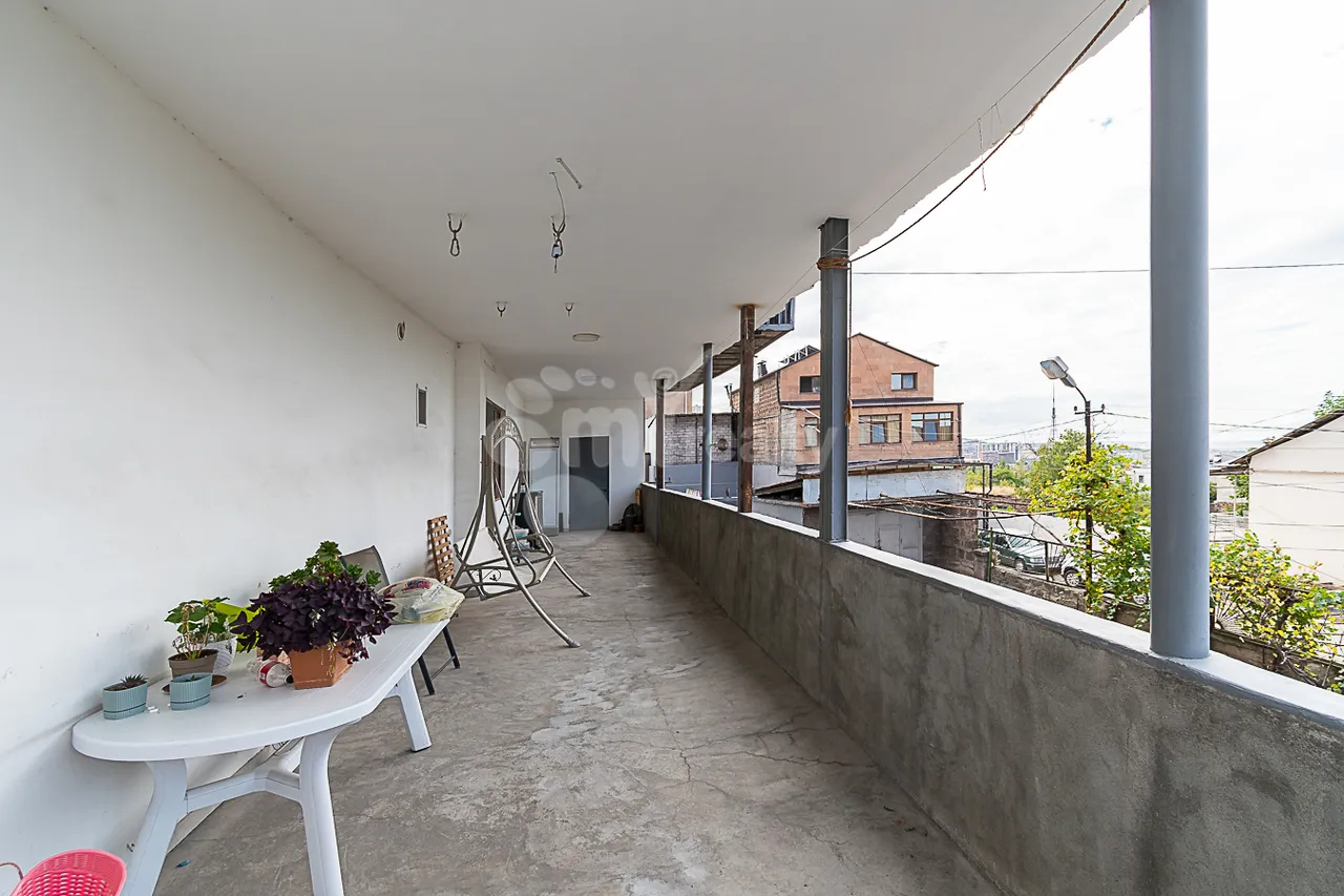 4 bedroom apartment for sale K. Ulnetsi St, Kanaqer-Zeytun Yerevan, 161750