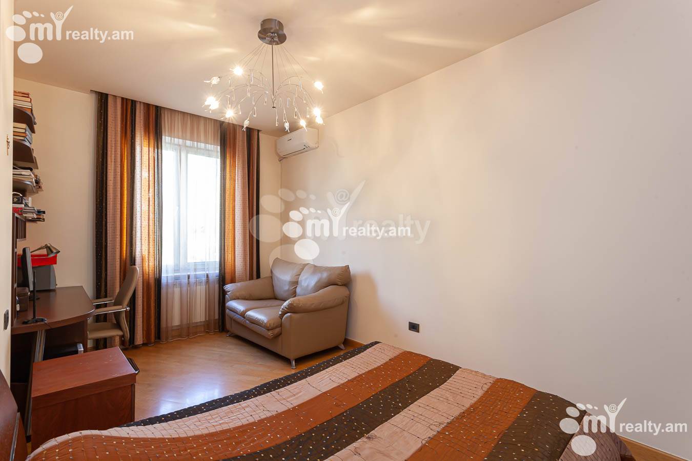 4 bedroom apartment for sale خیابان آنتارایین, مرکز شهر ایروان, 153628