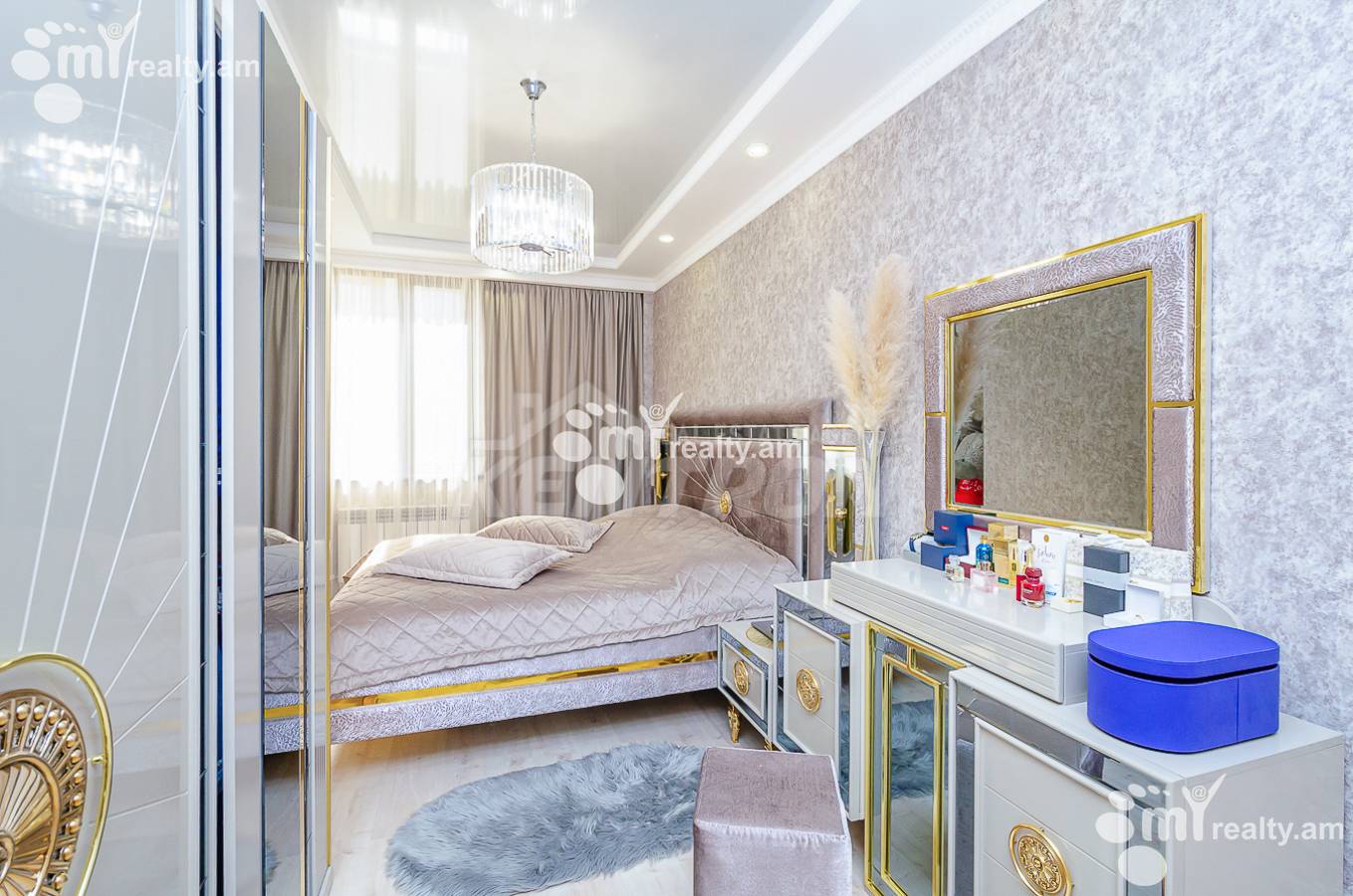 Купить 3 комнатную квартиру Антараин ул, Центр Ереван, 157086