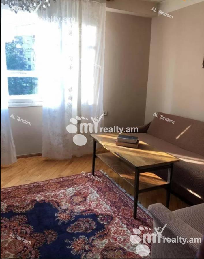 3 սենյականոց բնակարան  Մաշտոցի պող, Կենտրոն Երևան, 124206