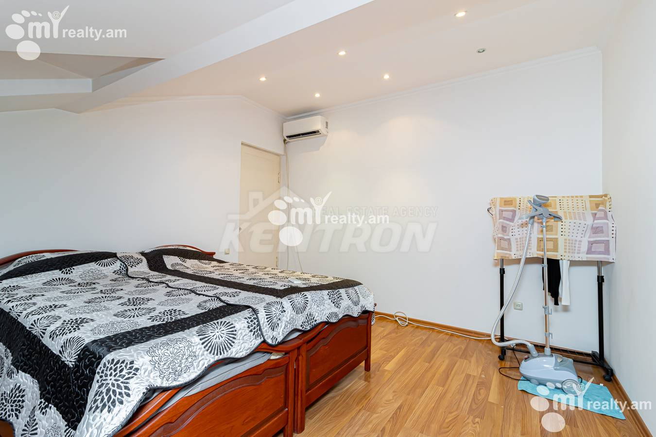 4 bedroom apartment for sale Baghramyan Ave (Kentron), Center Yerevan, 153674