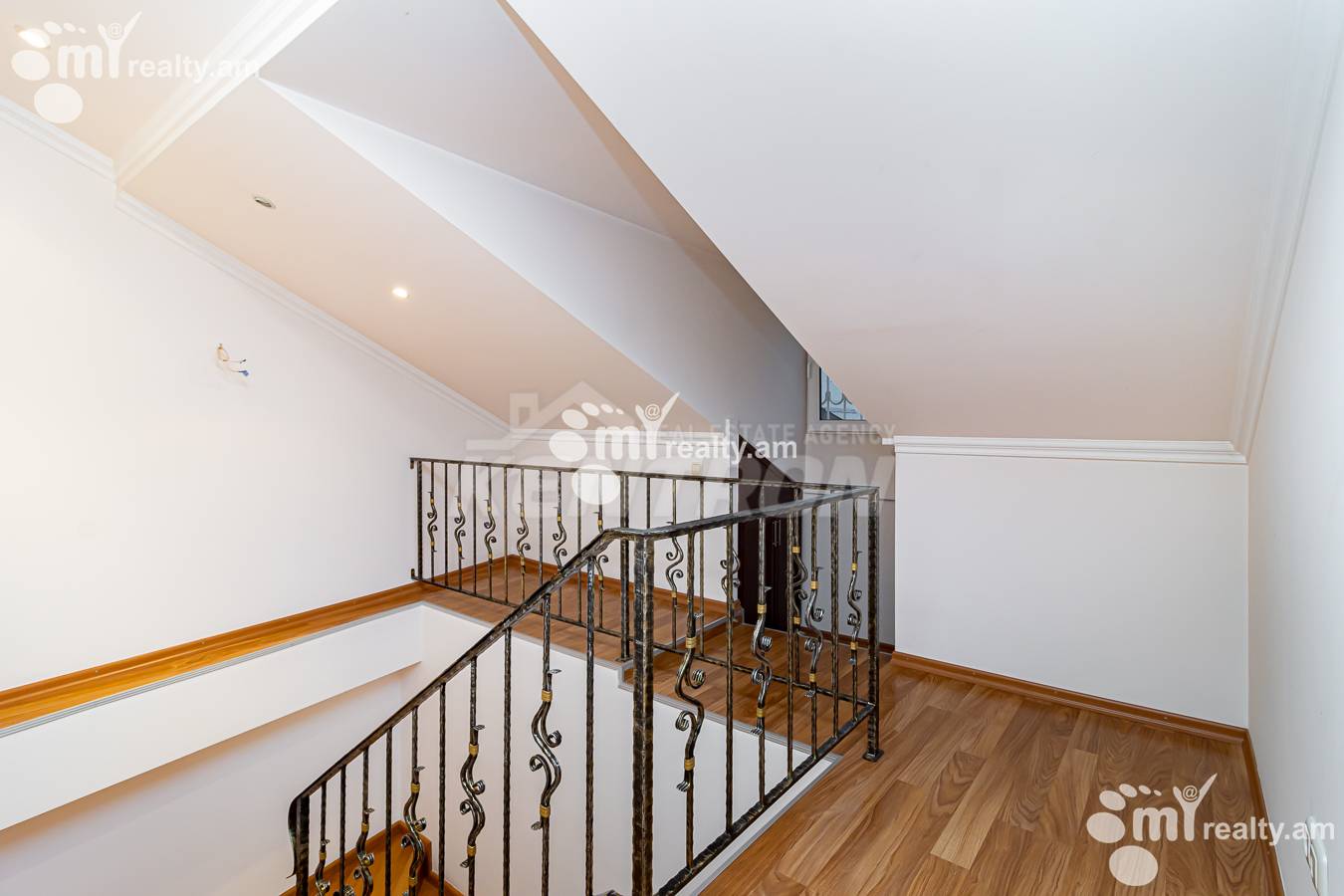 4 bedroom apartment for sale Baghramyan Ave (Kentron), Center Yerevan, 153674