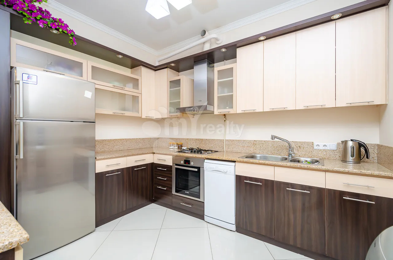 3 bedroom apartment for rent Northern (Hyusisayin)  Ave, Center Yerevan, 161923