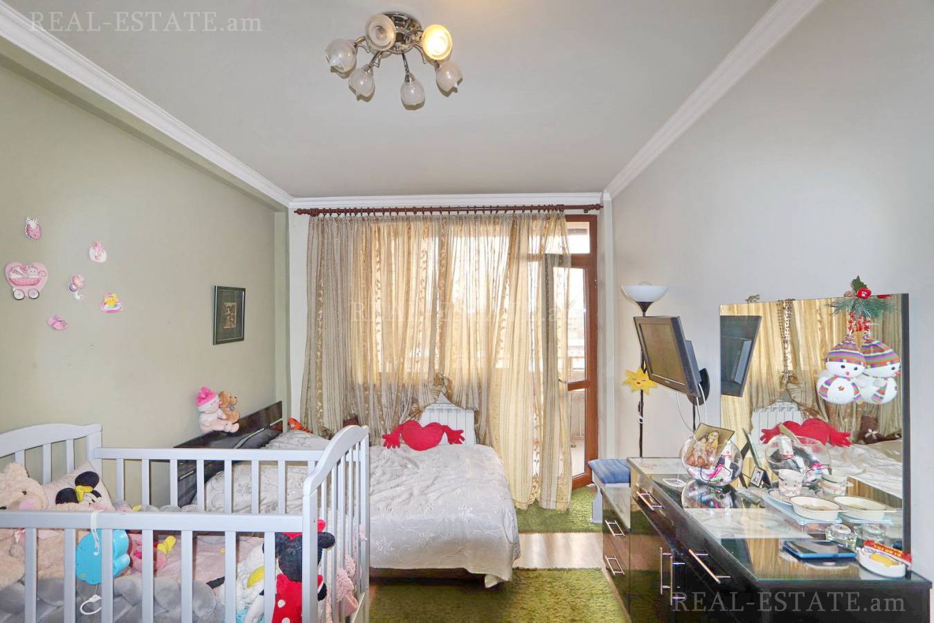 3 bedroom apartment for sale Saryan St, Center Yerevan, 136445