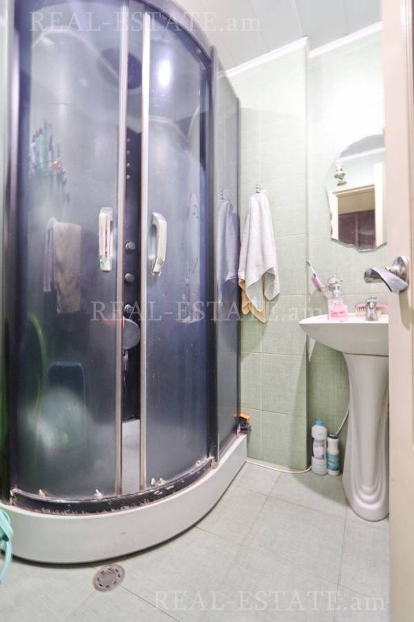 3 bedroom apartment for sale Saryan St, Center Yerevan, 136445