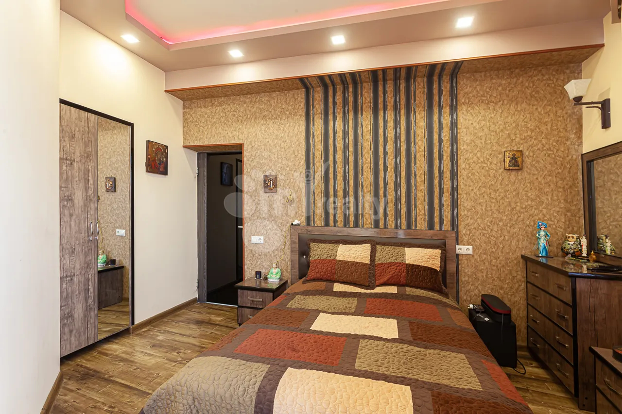 3 bedroom apartment for sale Mamikoniants St, Arabkir Yerevan, 160636