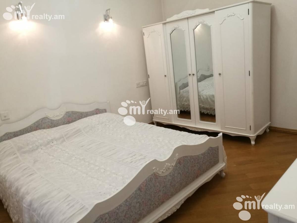4 bedroom apartment for rent Ghazar Parpetsi St, Center Yerevan, 124054