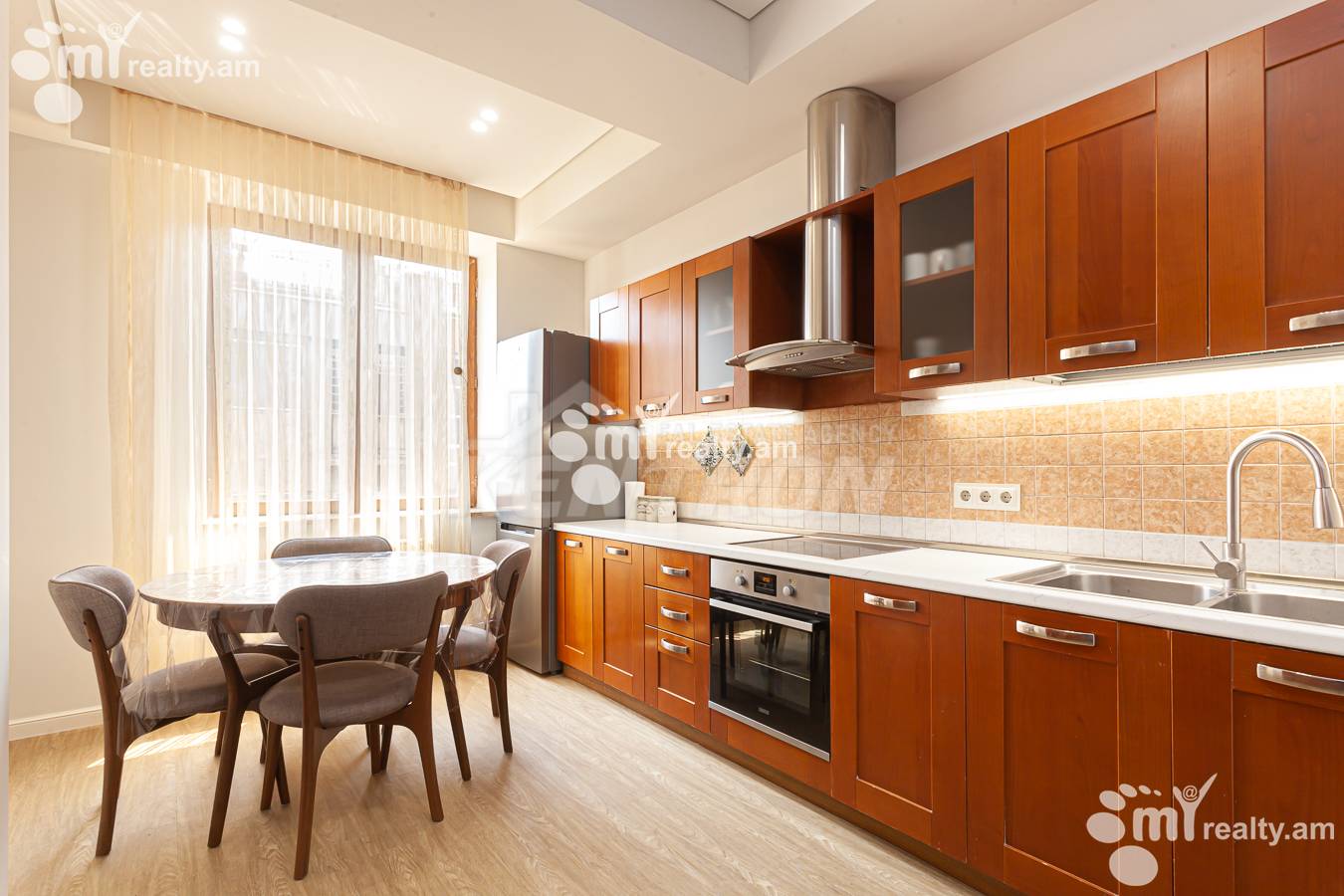 3 bedroom apartment for rent خیابان سارمِن, مرکز شهر ایروان, 156075