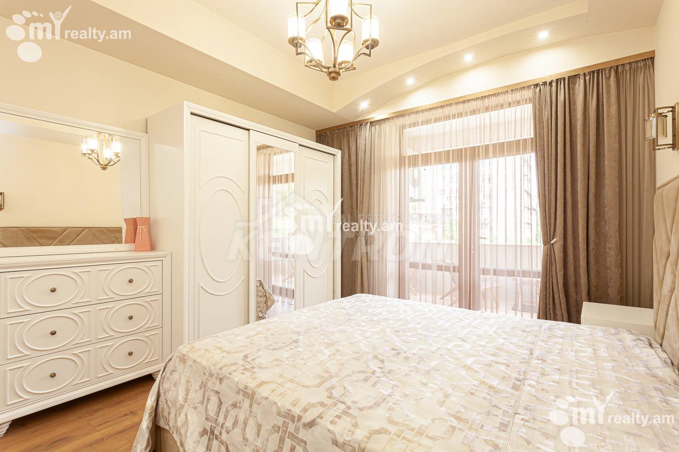 3 bedroom apartment for rent خیابان سارمِن, مرکز شهر ایروان, 156075