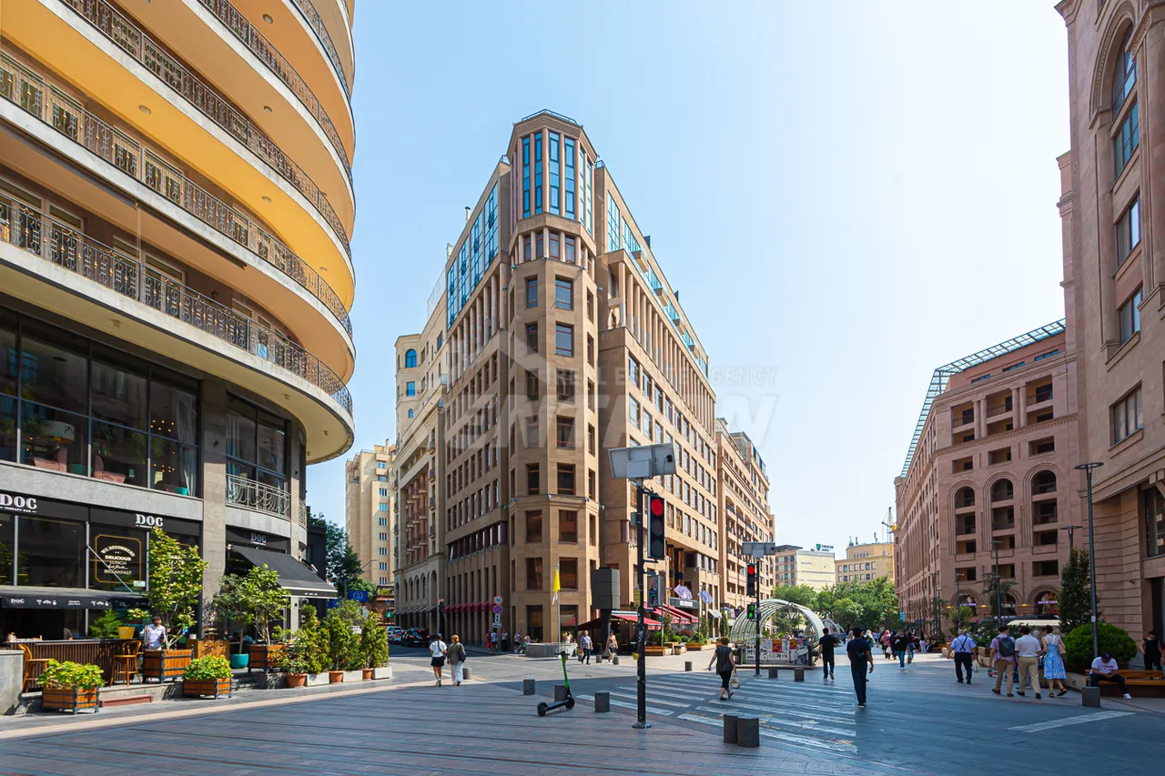 4 bedroom apartment for sale Northern(Hyusisayin)  Ave, Center Yerevan, 157215