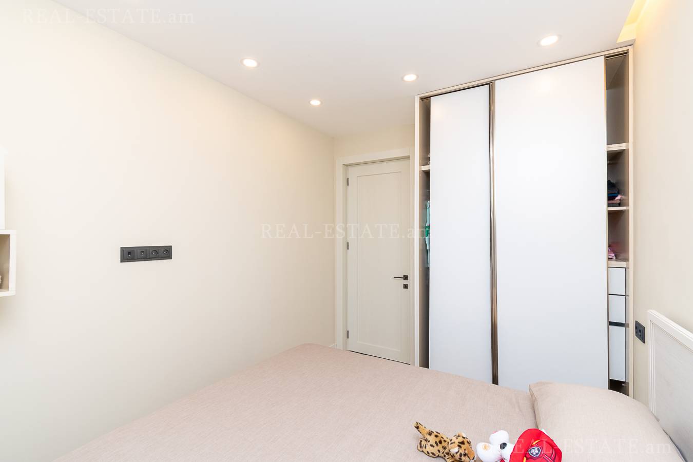 3 bedroom apartment for sale Babayan St, Arabkir Yerevan, 124633