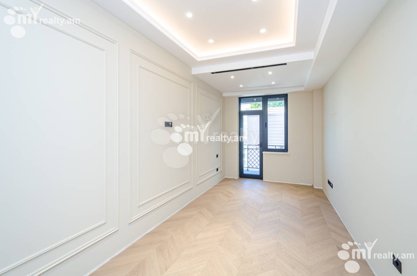 4 bedroom apartment for sale Buzand St, Center Yerevan, 153942