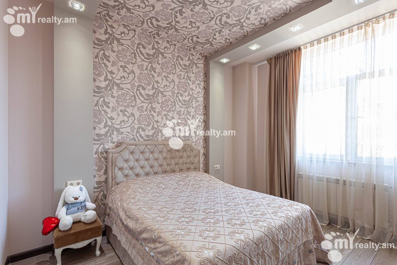 Купить 4 комнатную квартиру Ростом ул, Центр Ереван, 153296