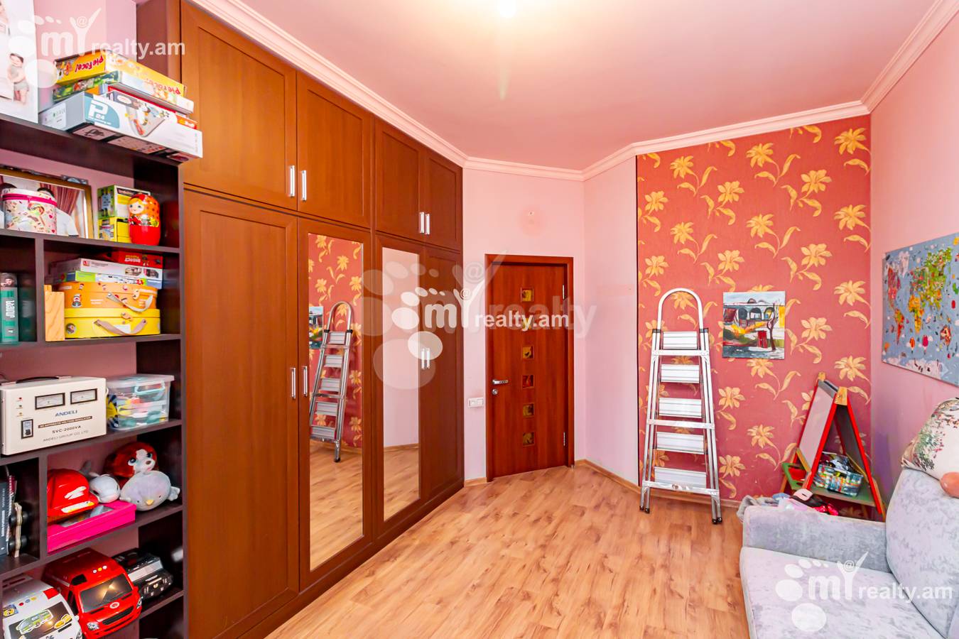 Купить 5 комнатную квартиру Баграмян пр(Кентрон), Центр Ереван, 151292