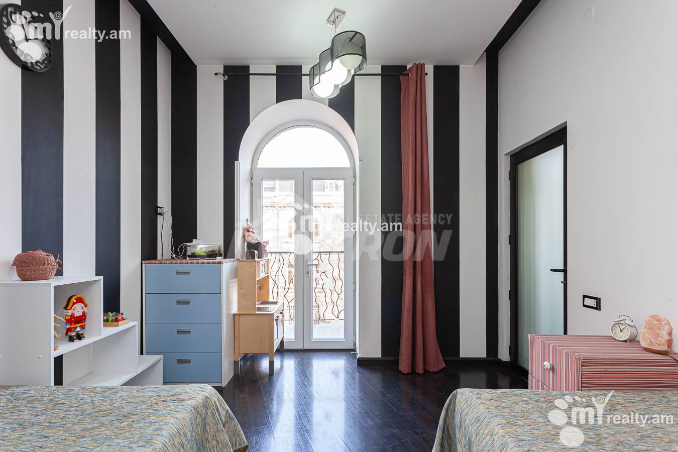 2 bedroom apartment for sale Paronyan St, Center Yerevan, 154231