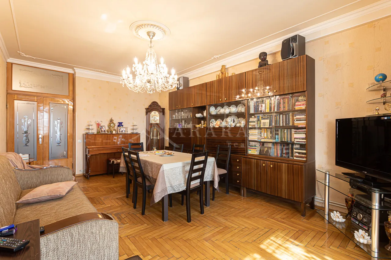 Купить 3 комнатную квартиру В.Папазян ул, Арабкир Ереван, 157436