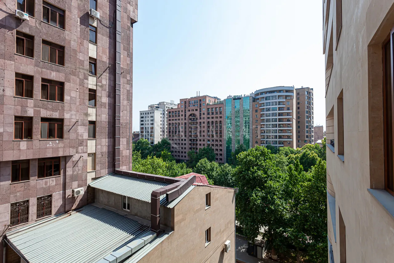 3 bedroom apartment for sale Aram St, Center Yerevan, 157331