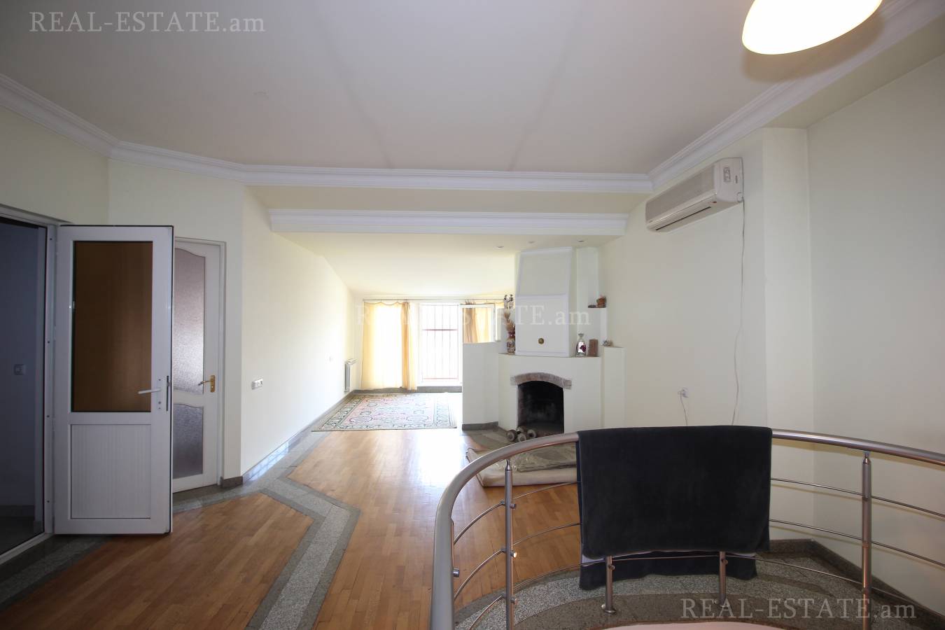 4 սենյականոց բնակարան  Պարոնյան փող, Կենտրոն Երևան, 86934