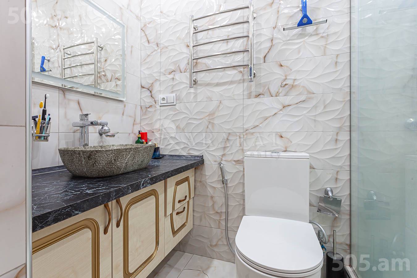 Купить 5 комнатную квартиру Сасна Црер ул., Давташен Ереван, 154845