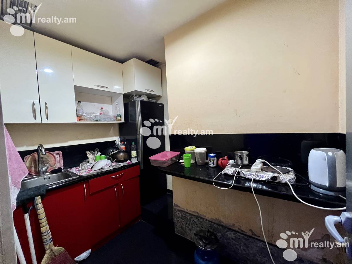 Купить коммерческoе помещение Паронян ул, Центр Ереван, 143786