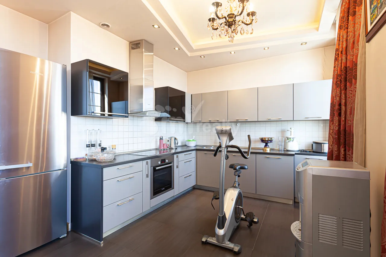 4 bedroom apartment for sale D. Demirchyan St, Center Yerevan, 161809