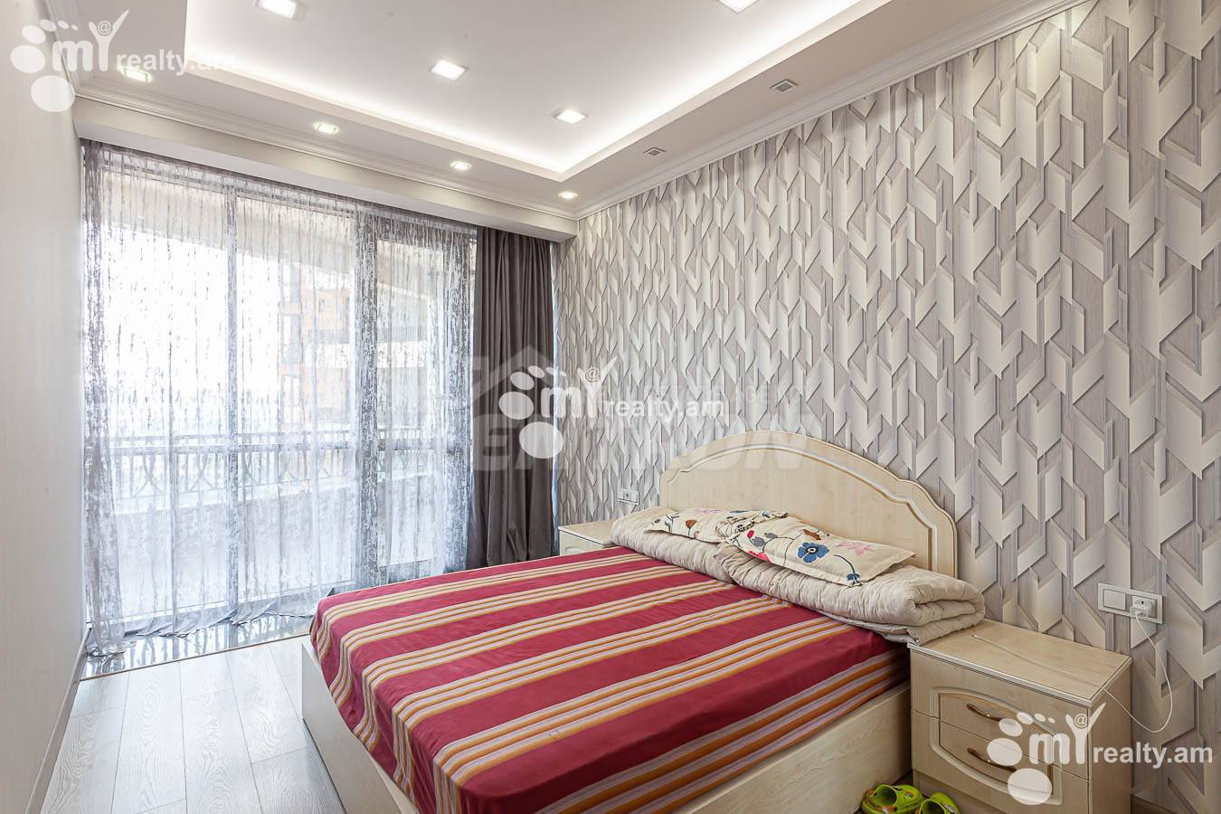 Купить 4 комнатную квартиру Сасна Црер ул., Давташен Ереван, 154888