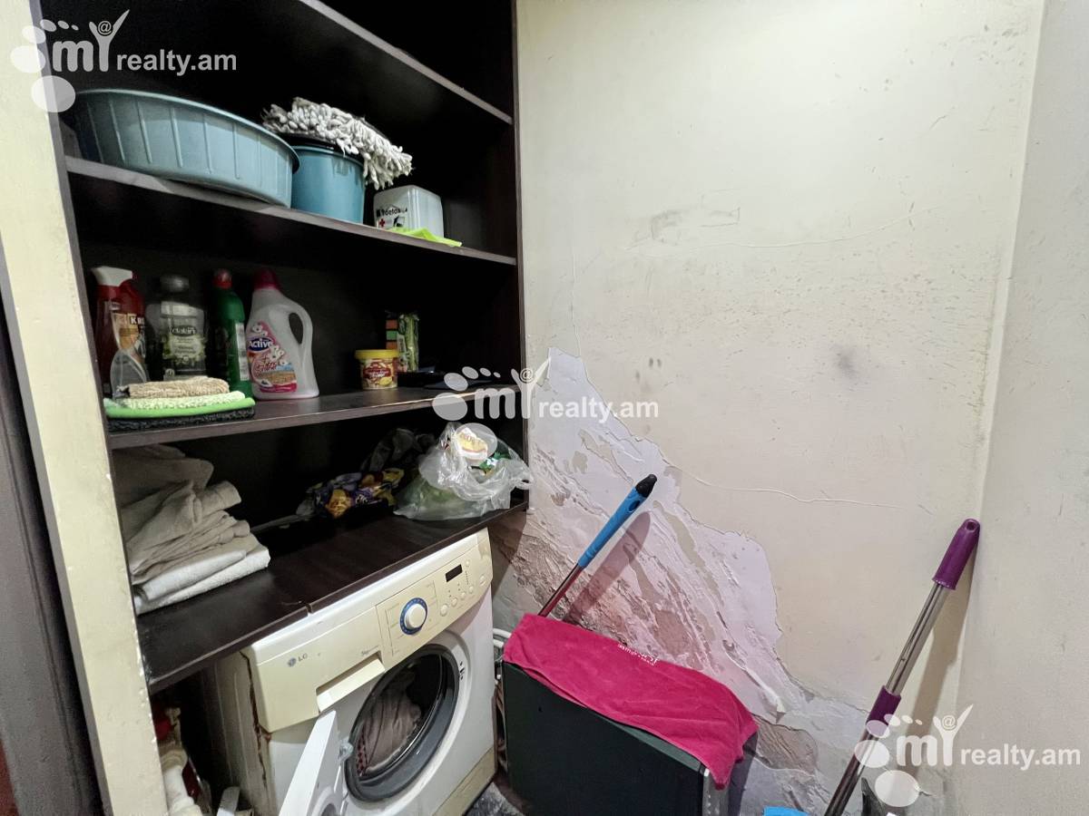 Купить коммерческoе помещение Паронян ул, Центр Ереван, 143786