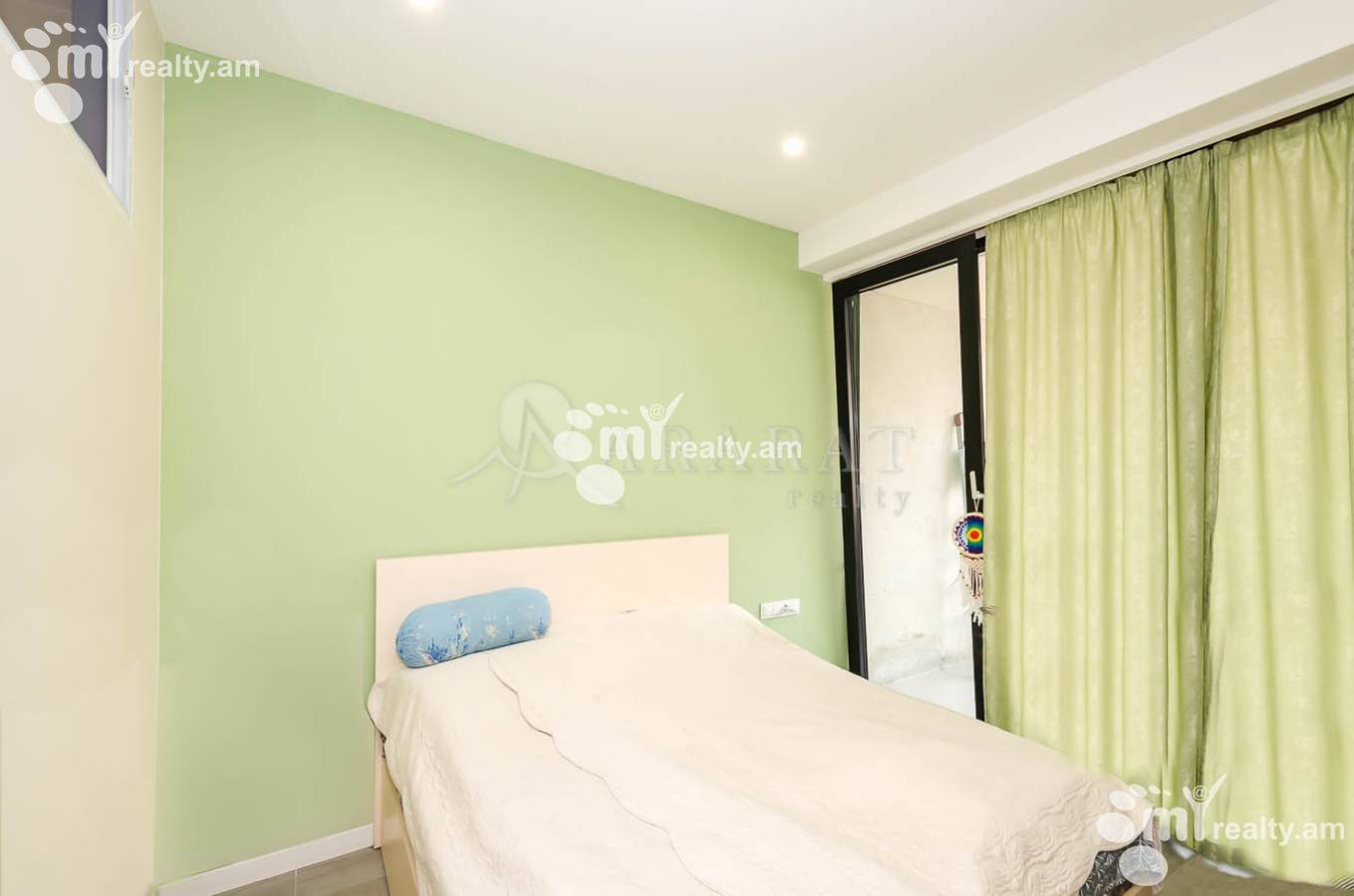 3 սենյականոց բնակարան  Անտառային, Գ.Էմինի փող., Կենտրոն Երևան, 142376