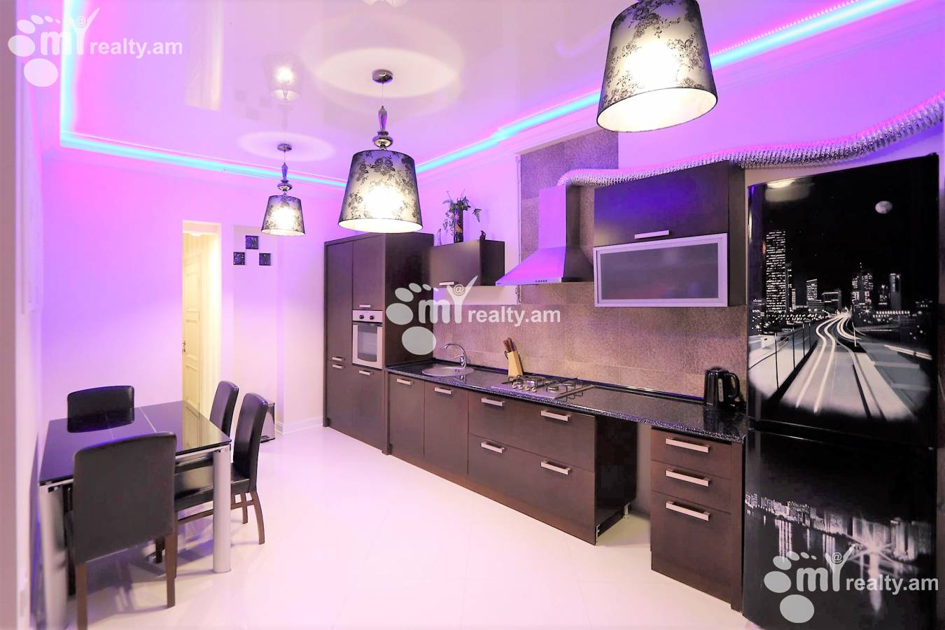 3 bedroom apartment for rent Abovyan St, Center Yerevan, 125985