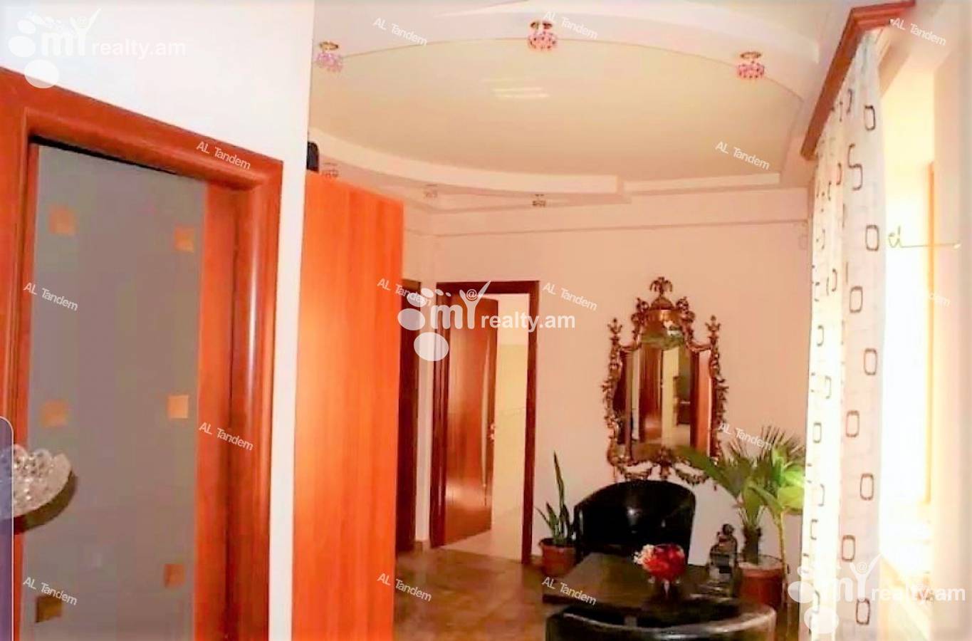 3 սենյականոց բնակարան  Սարյան փող, Կենտրոն Երևան, 125314