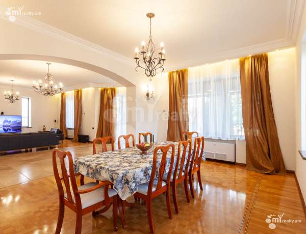 arandznatun-vacharq-Yerevan-Avan