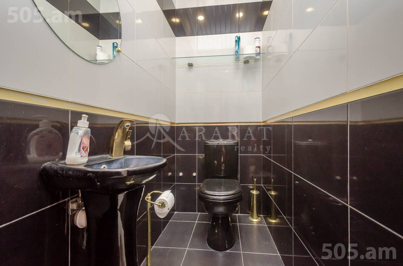 Купить 3 комнатную квартиру Брюсов ул, Центр Ереван, 151940