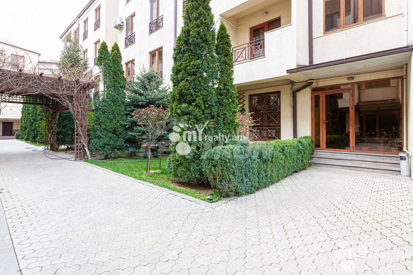 Купить 1 комнатную квартиру Царав Ахбюр ул., Аван Ереван, 155323