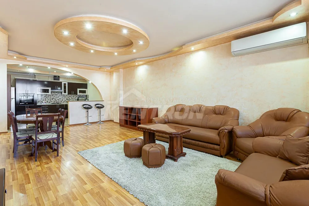 varcov-bnakaran-norakaruycum/2-senyakanoc/Aram+St/Center/Yerevan