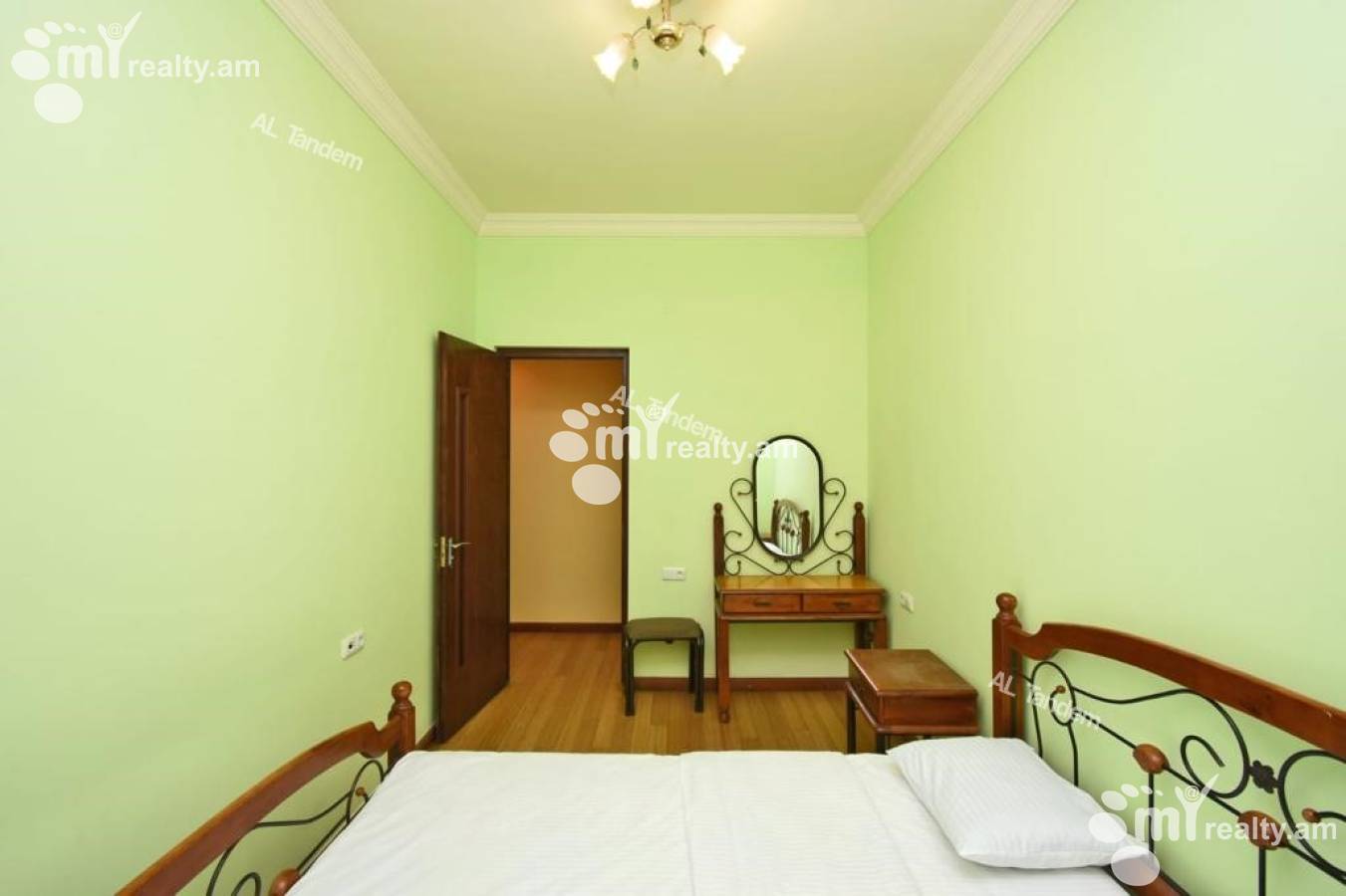 3 bedroom apartment for sale Buzand St, Center Yerevan, 132001