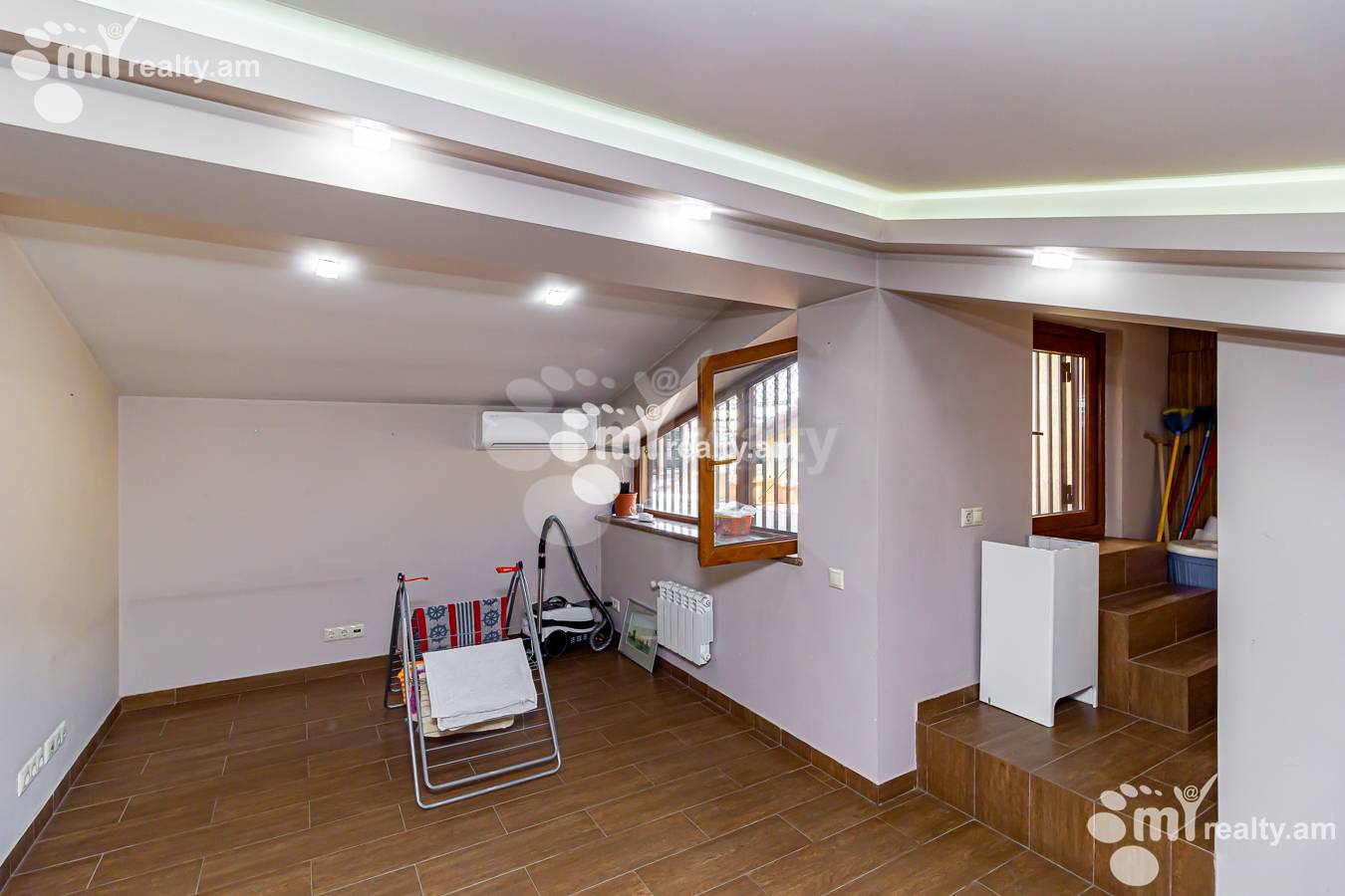 6 սենյականոց բնակարան  Ծարավ Աղբյուրի փող., Ավան Երևան, 152028