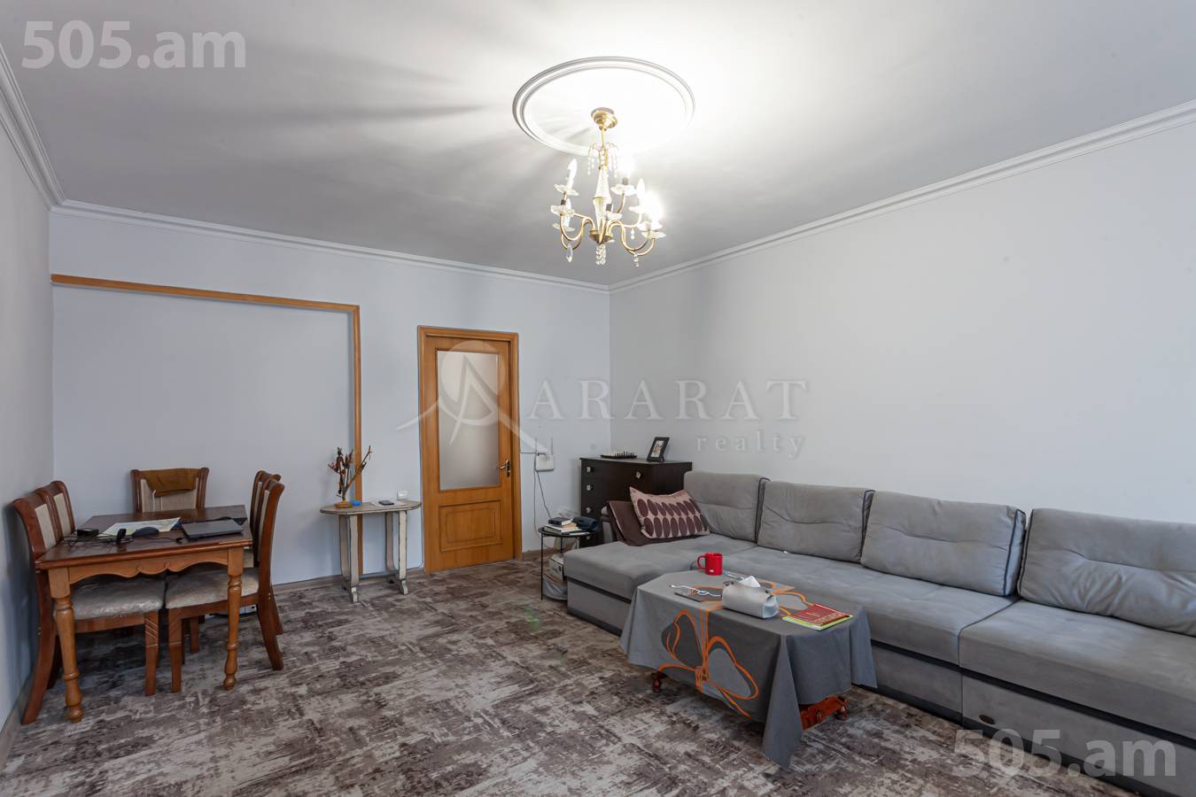 3 սենյականոց բնակարան  Աբովյան փող, Կենտրոն Երևան, 151971