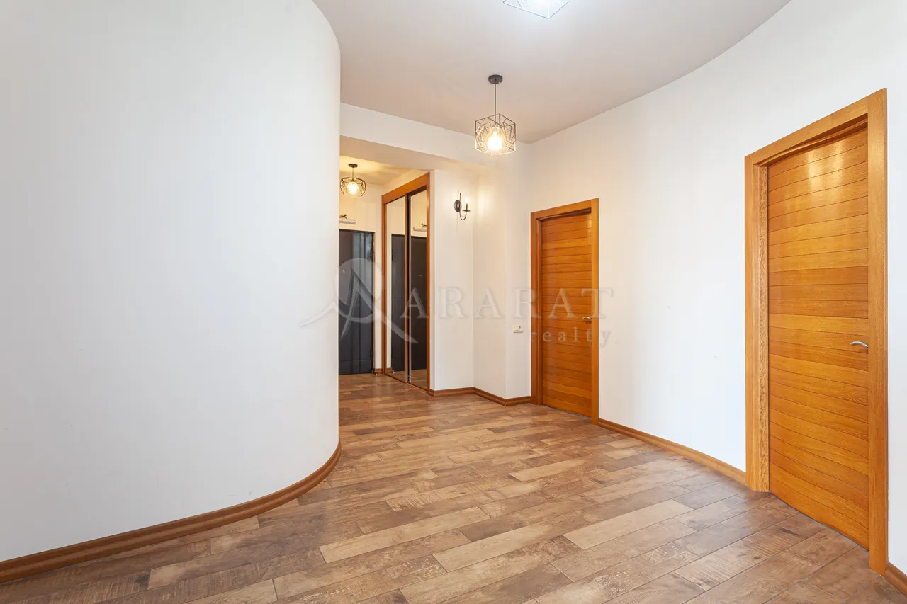 4 bedroom apartment for sale D. Demirchyan St, Center Yerevan, 157681