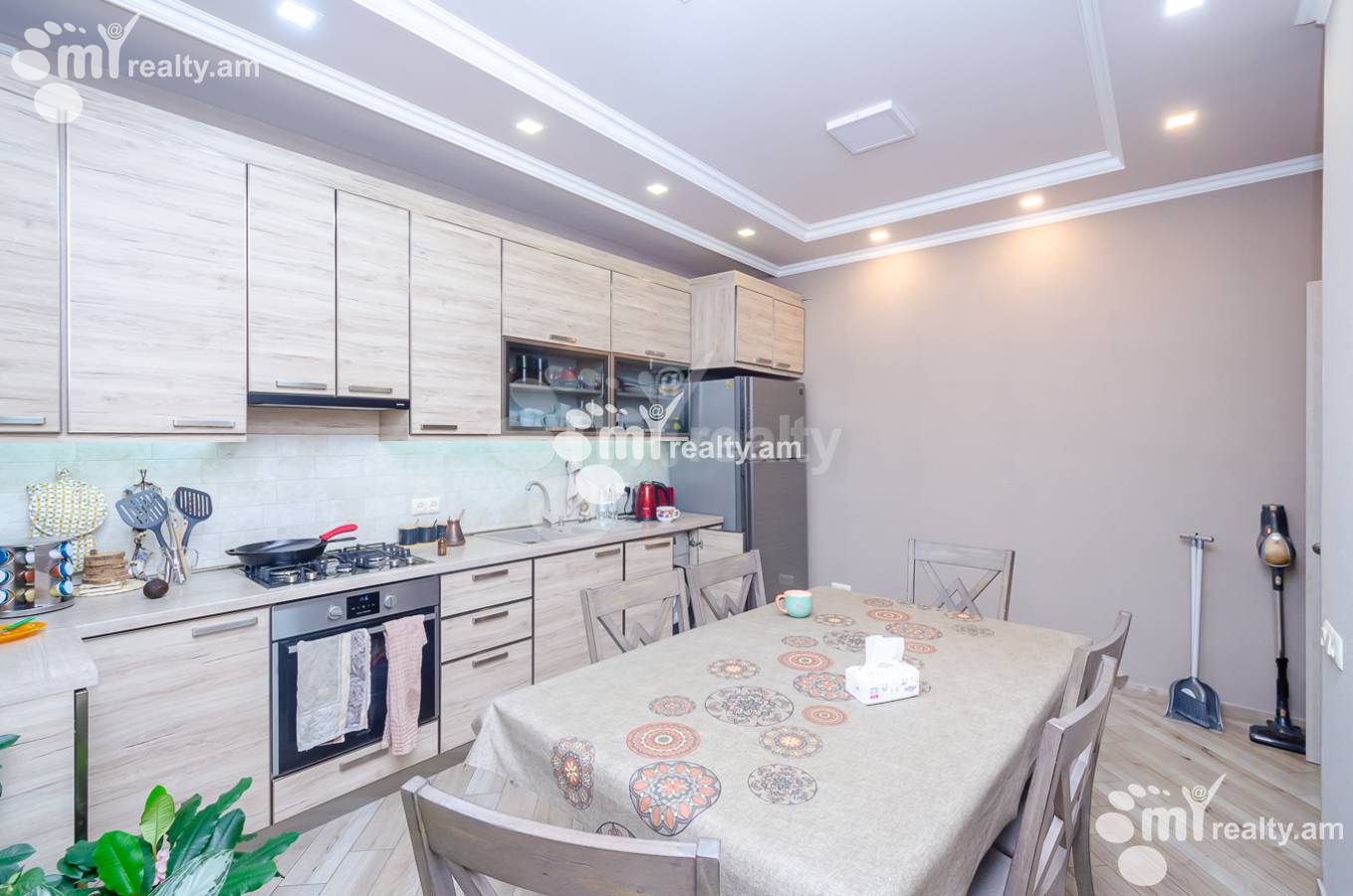 4 bedroom apartment for sale Davtashen 3 district, Davtachène Yerevan, 152896