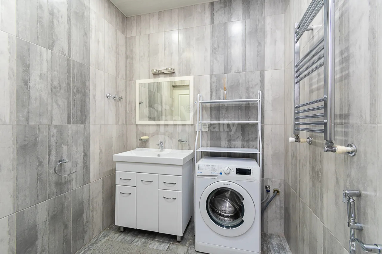 2 սենյականոց բնակարան  Վ.Փափազյան փող, Արաբկիր Երևան, 159652